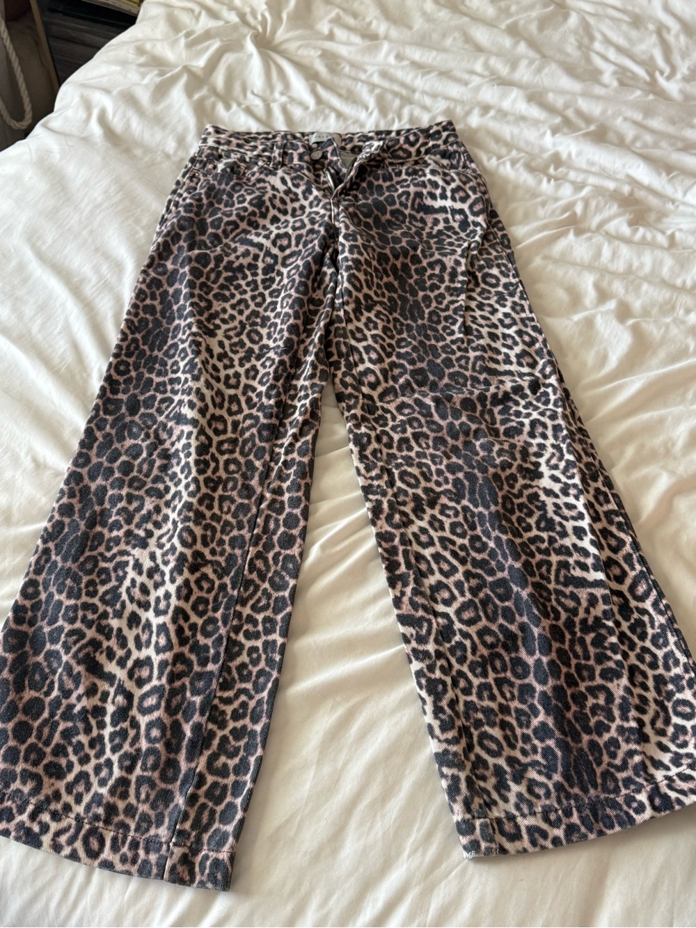 PacSun Leopard-Print High-Rise Jeans in Brown & Black - Picture 3 of 4
